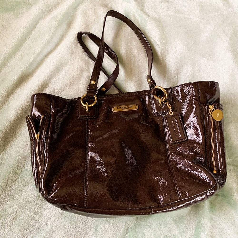 Coach Mahogany Gallery Patent Zipper Tote